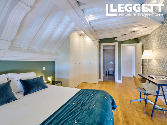 Image No.10-3 Bed Apartment for sale