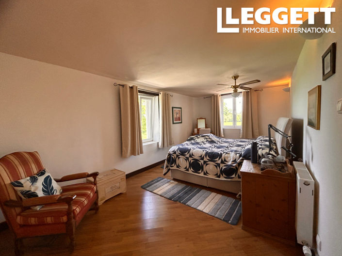 Image No.5-6 Bed House for sale