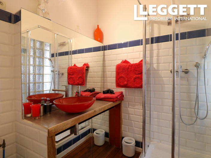 Image No.8-9 Bed House for sale