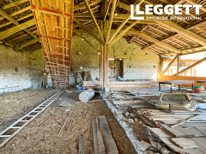 Image No.9-6 Bed House for sale