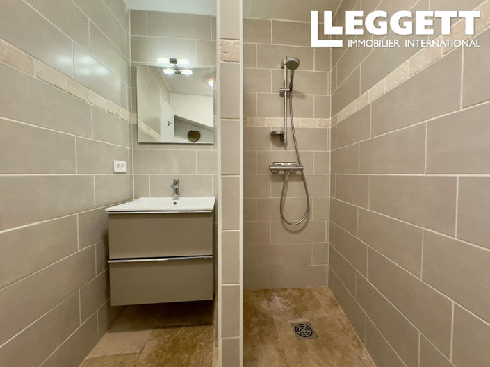 Image No.10-1 Bed House for sale