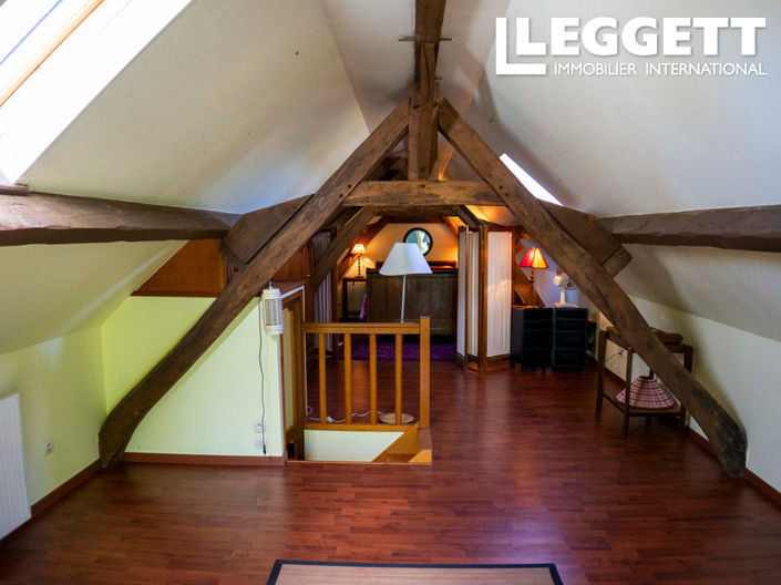 Image No.10-6 Bed House for sale