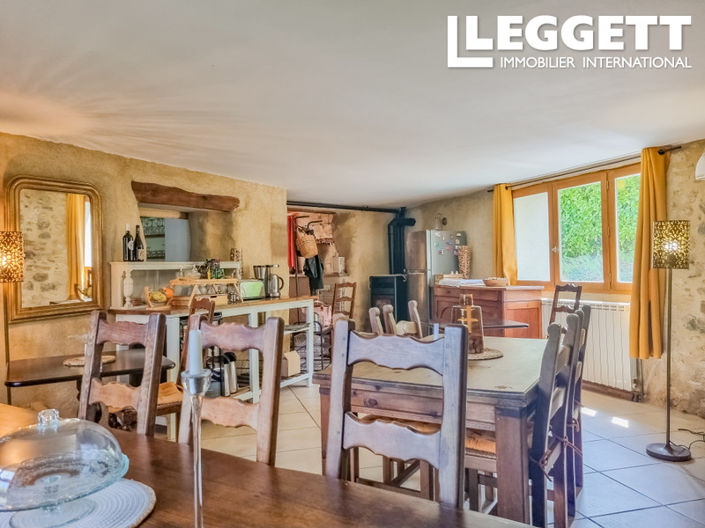 Image No.8-8 Bed House for sale