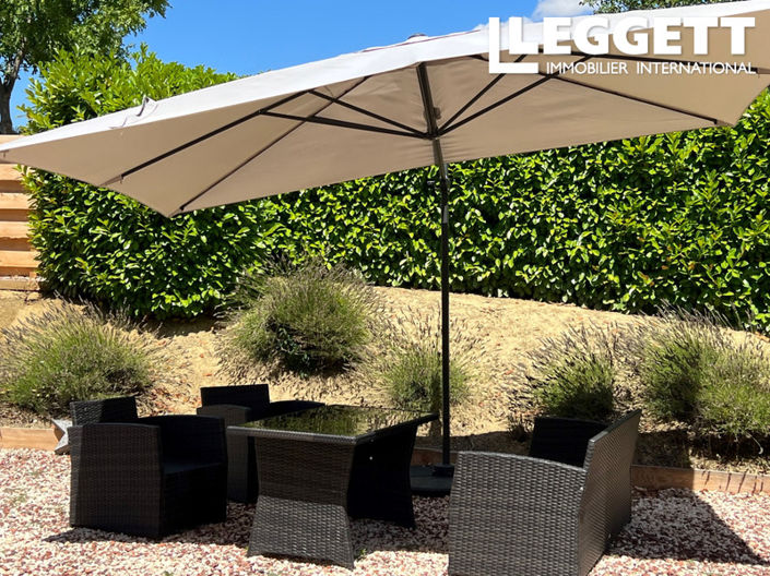 Image No.9-5 Bed Commercial for sale