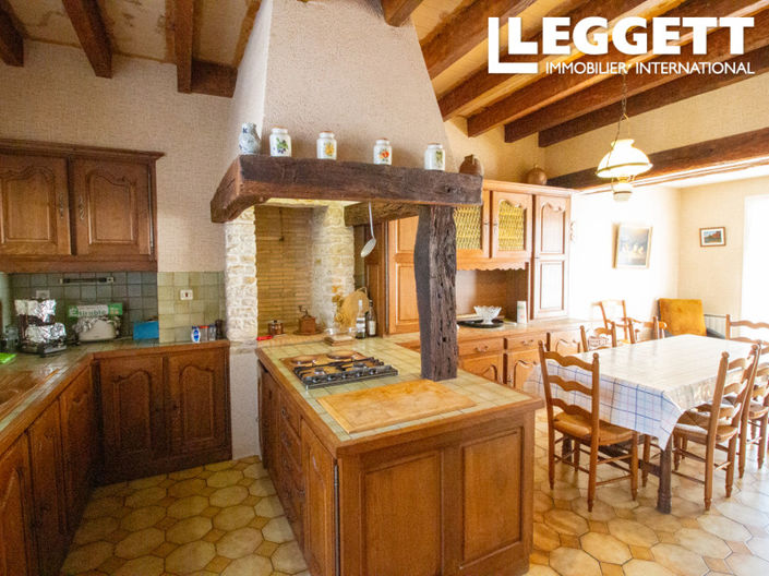 Image No.2-4 Bed House for sale