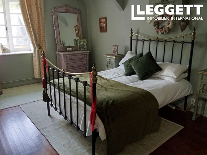 Image No.8-4 Bed House for sale