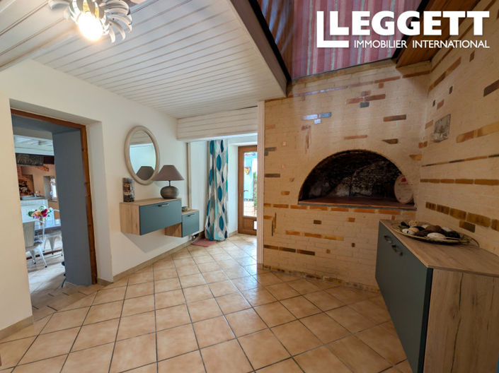 Image No.2-2 Bed House for sale