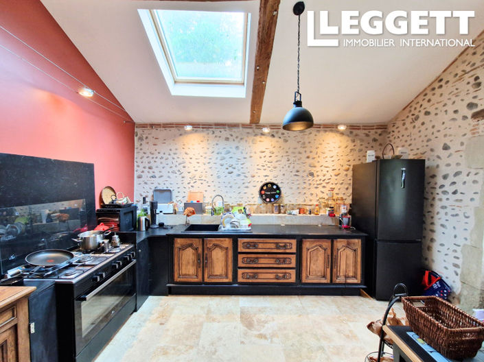 Image No.4-6 Bed House for sale