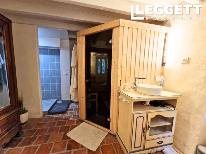 Image No.5-6 Bed House for sale