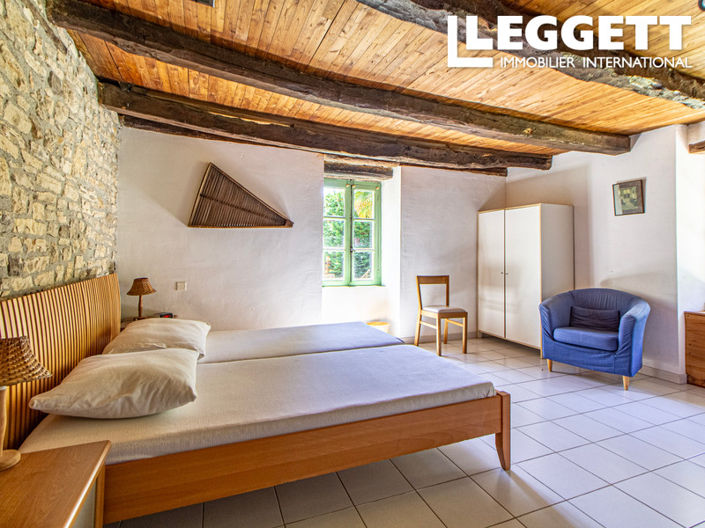 Image No.6-2 Bed House for sale