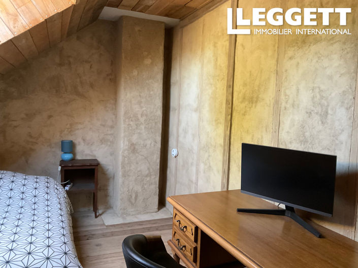 Image No.10-3 Bed House for sale