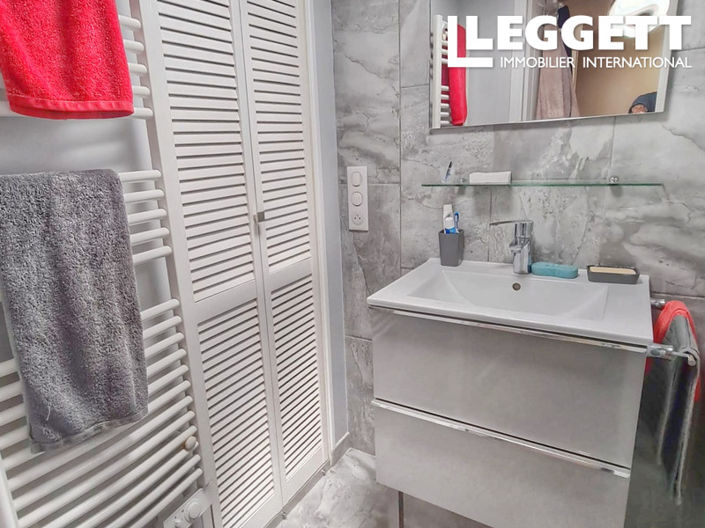 Image No.4-2 Bed House for sale