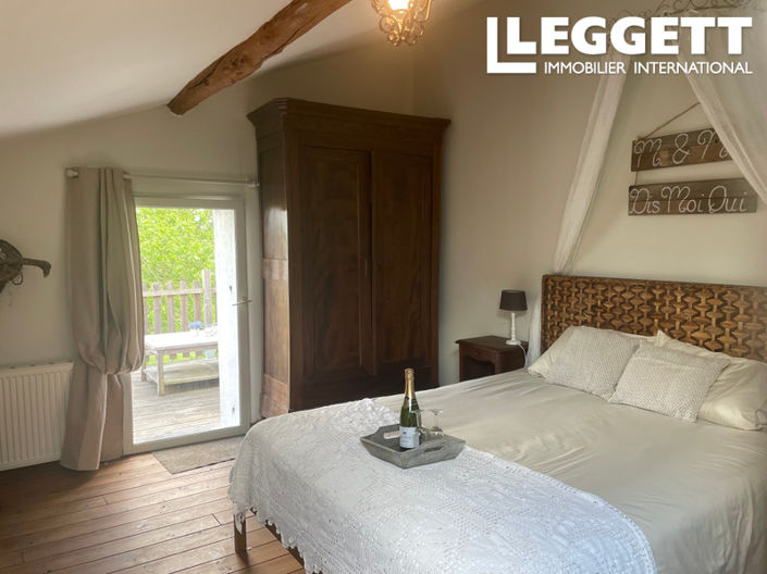 Image No.5-7 Bed Commercial for sale