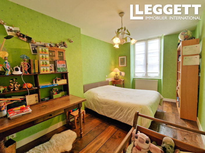 Image No.6-4 Bed House for sale