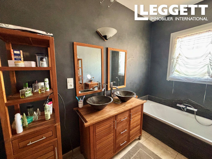 Image No.4-4 Bed House for sale