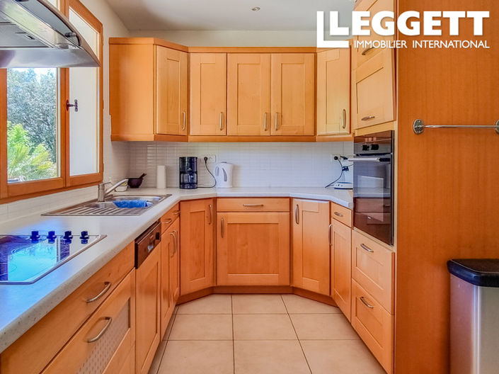 Image No.6-3 Bed House for sale