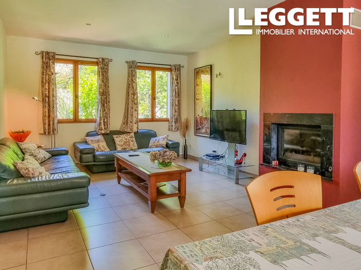 Image No.8-3 Bed House for sale