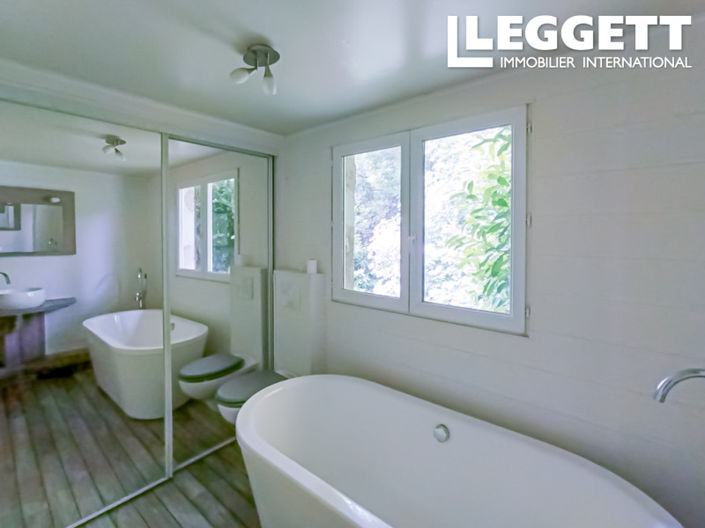 Image No.6-4 Bed House for sale