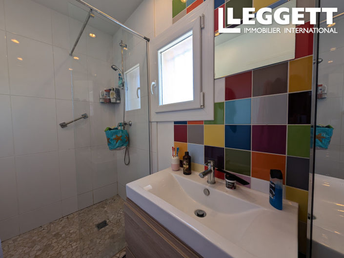 Image No.10-5 Bed House for sale