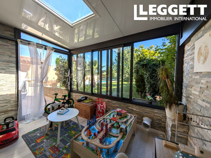 Image No.6-5 Bed House for sale