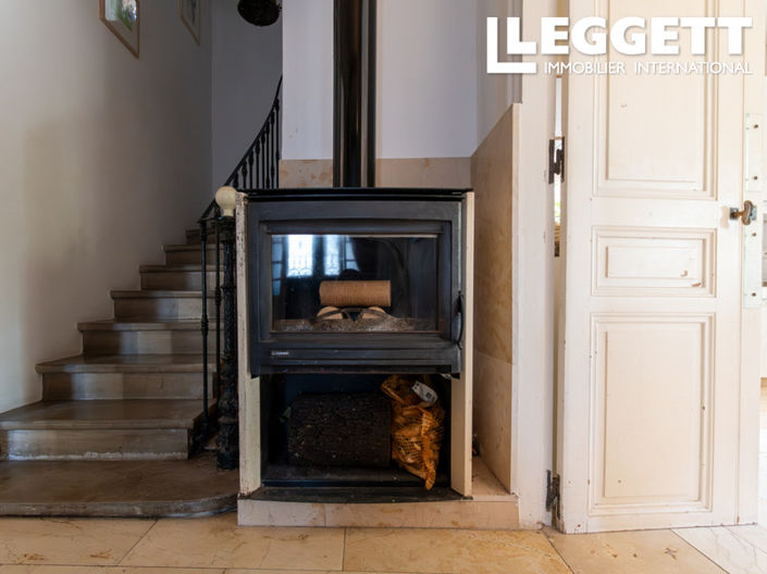 Image No.10-6 Bed House for sale