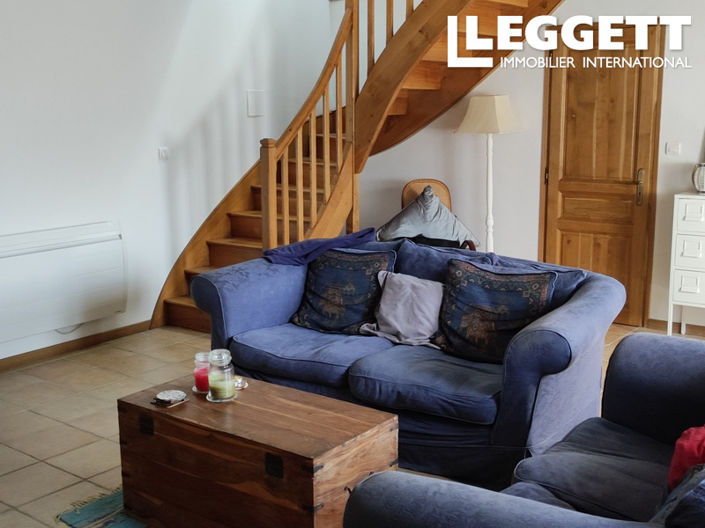 Image No.10-3 Bed House for sale