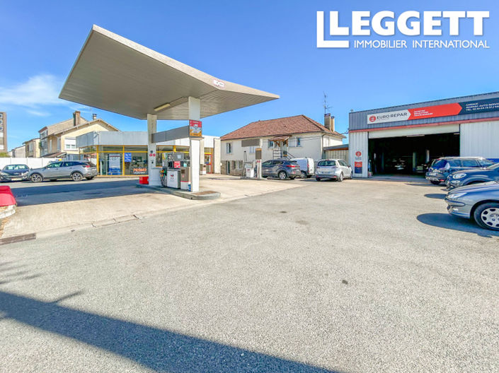 Image No.4-4 Bed Commercial for sale