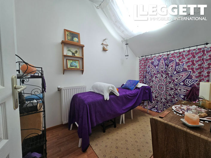 Image No.8-4 Bed House for sale