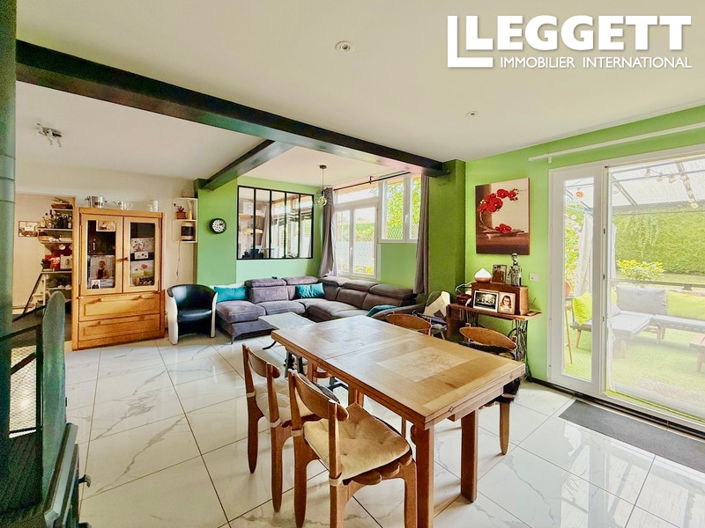 Image No.5-8 Bed House for sale