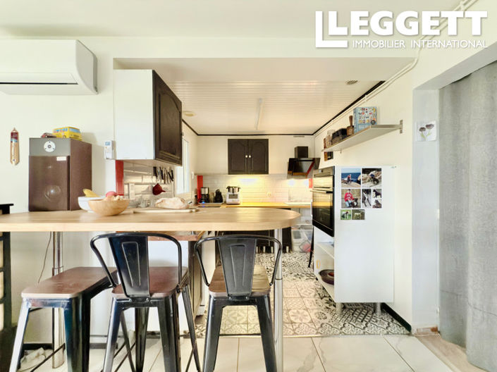 Image No.6-8 Bed House for sale