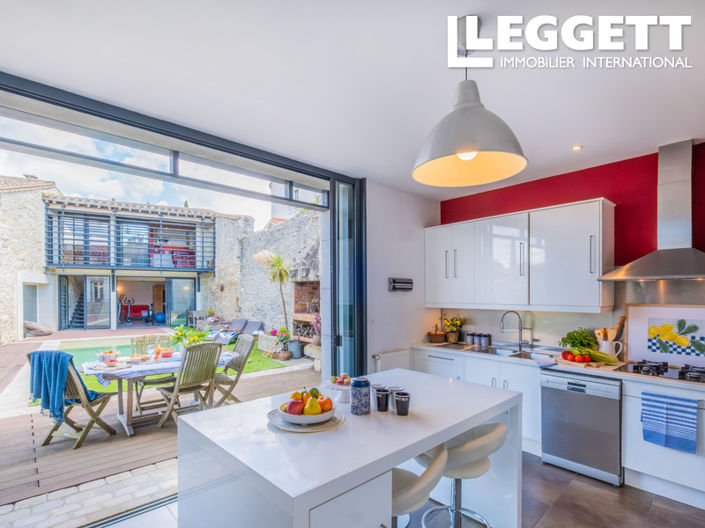 Image No.2-6 Bed House for sale