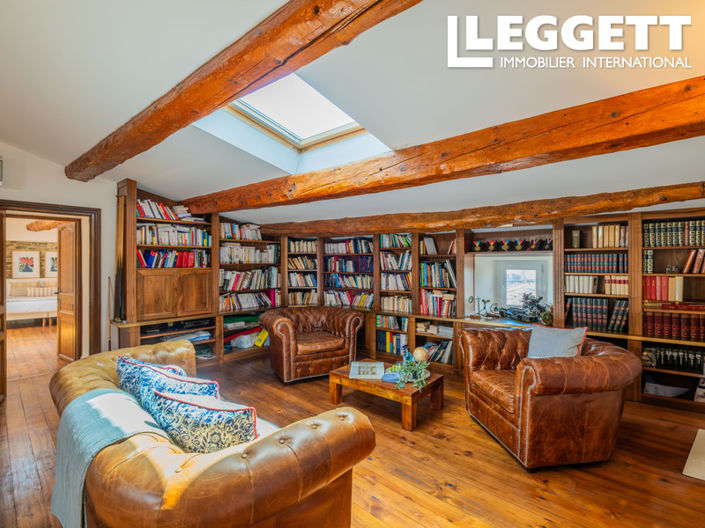 Image No.6-6 Bed House for sale