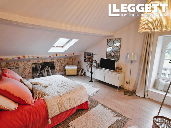 Image No.6-4 Bed House for sale