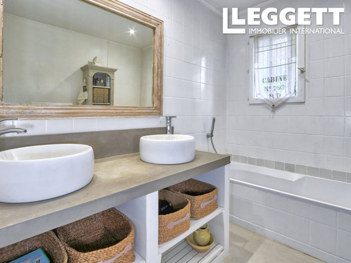 Image No.7-4 Bed House for sale