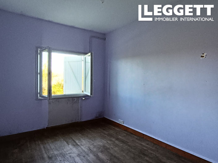 Image No.8-6 Bed House for sale