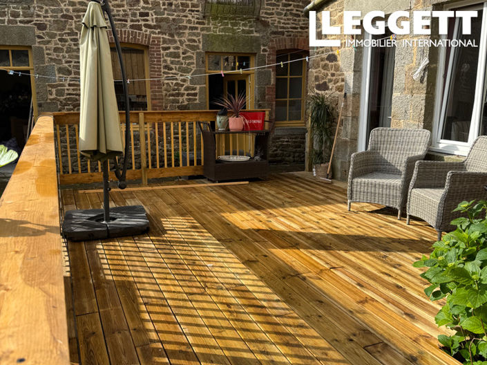 Image No.6-5 Bed House for sale