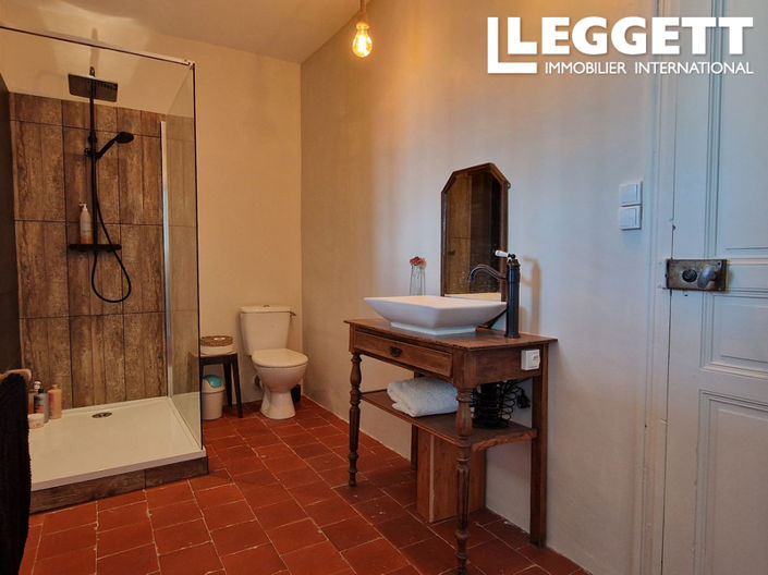 Image No.8-6 Bed House for sale