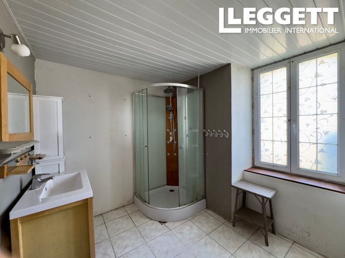 Image No.8-3 Bed House for sale