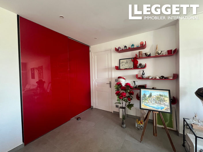 Image No.8-3 Bed House for sale