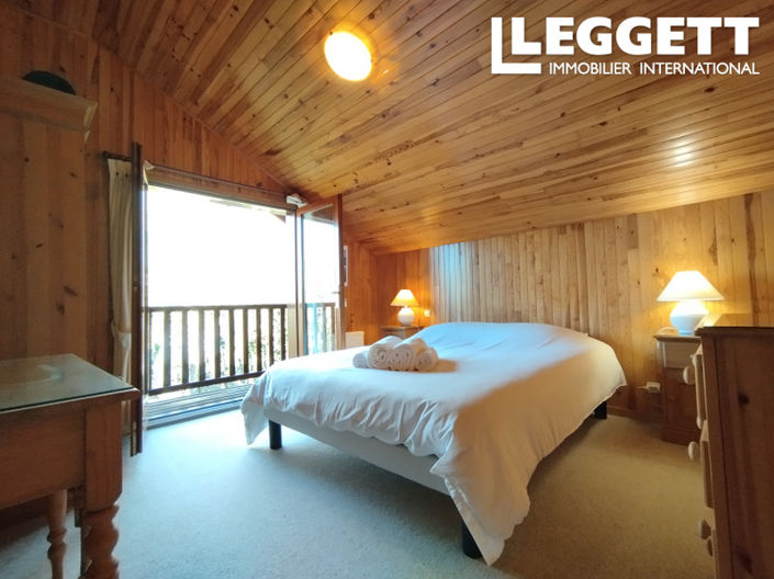 Image No.9-3 Bed House for sale