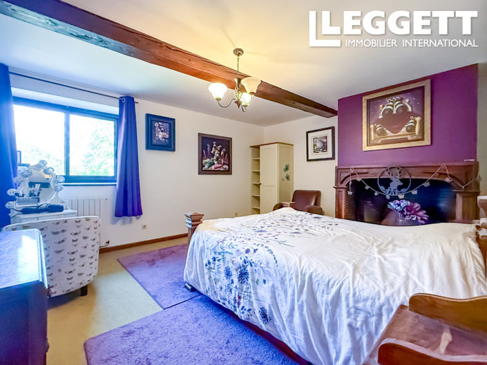 Image No.9-6 Bed House for sale