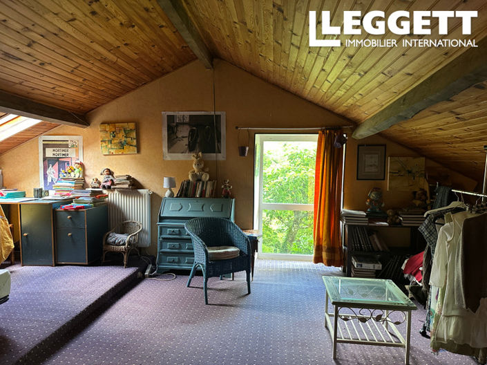 Image No.9-6 Bed House for sale