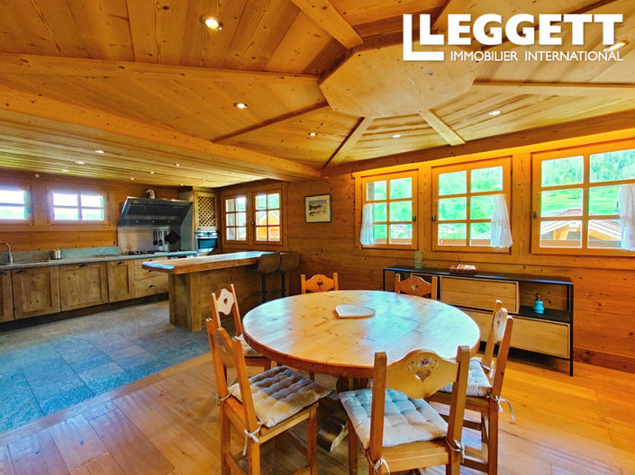 Image No.4-6 Bed House for sale