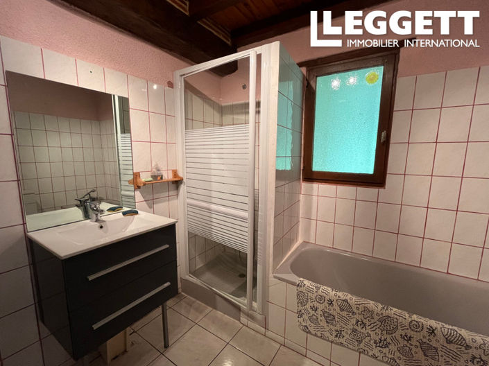 Image No.10-11 Bed House for sale