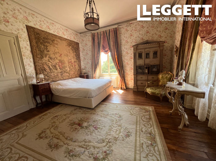 Image No.6-8 Bed Chateaux for sale