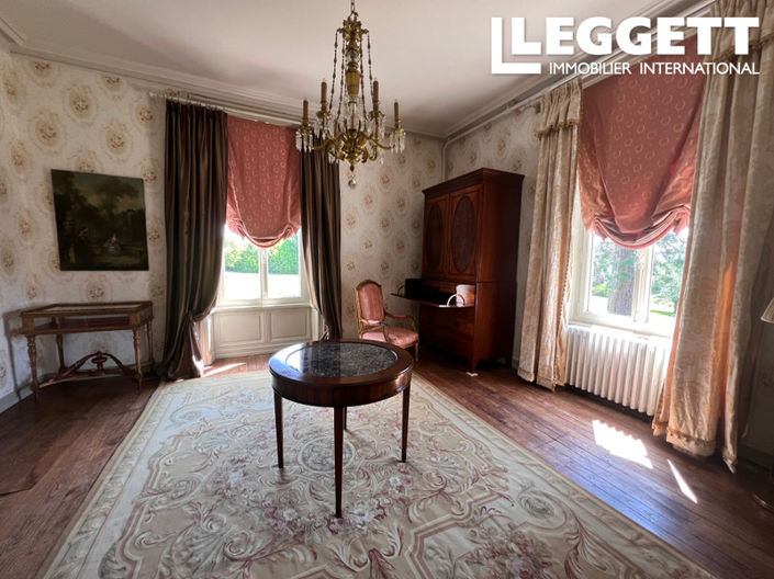 Image No.8-8 Bed Chateaux for sale