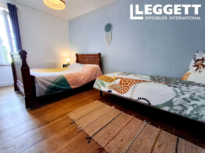 Image No.9-3 Bed House for sale