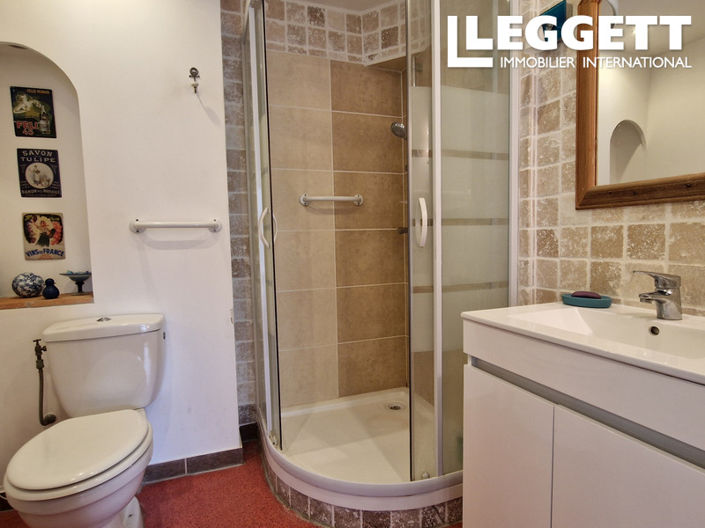 Image No.8-2 Bed House for sale