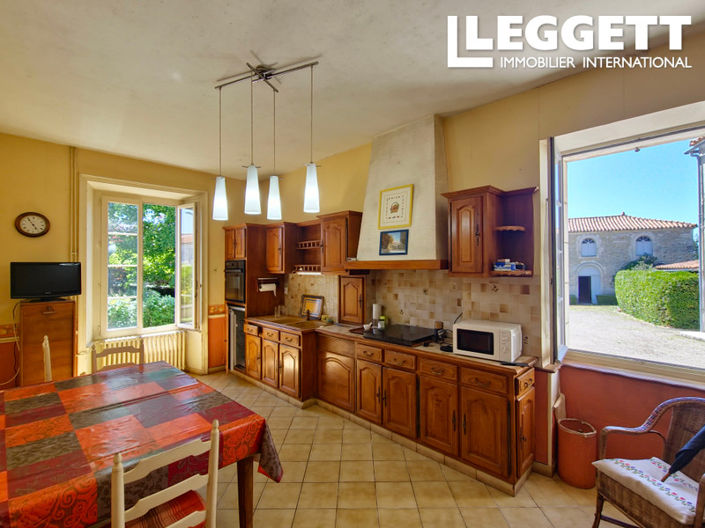 Image No.4-6 Bed House for sale