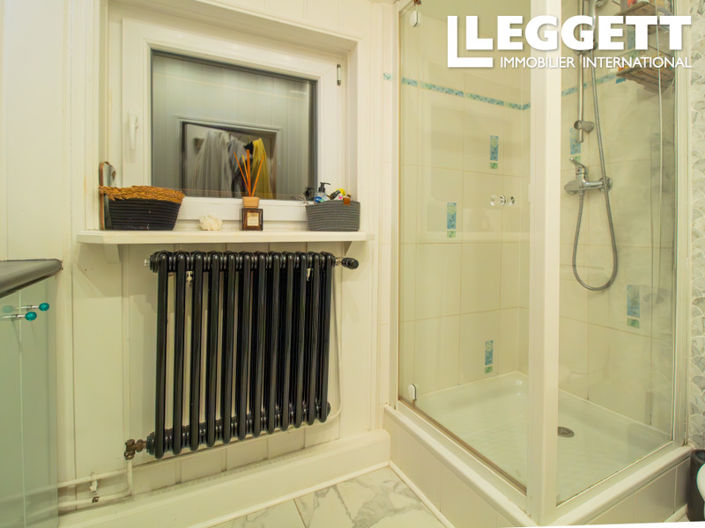 Image No.4-2 Bed House for sale